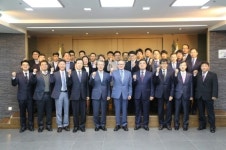 범우 창립 41주년... 장기근속자 시상식 개최