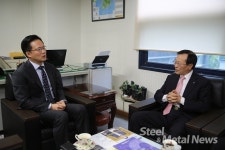 본지 송재봉 사장, 한국주철관공업 김태형 대표 예방