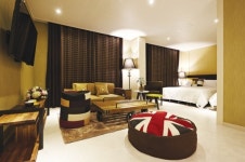 공연·전시·둘레길 등산까지… 청주 명물 명암관광호텔 예술을 입다