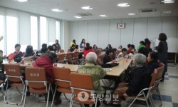 문해교실서 맺은 소중한 인연 어르신들 찾아 웃음꽃 선물