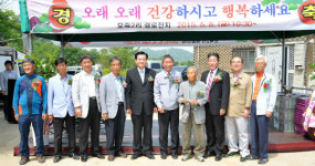㈜아이엔에스 옥산 호죽2리에 매년 경로잔치 열어