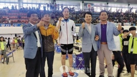 부상투혼 천안백석중 이현지 수영 2관왕