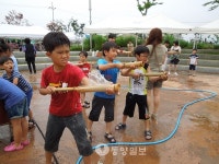 의좋은 형제 장터서 더위와 한 판 대나무 물총쏘기 한 번 더