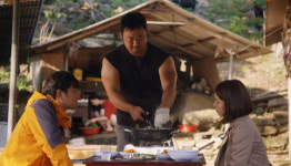 외딴 섬 갇힌 부부에 다가온 '그놈'