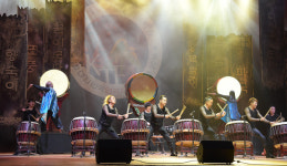 청주는 지금 연극 공연 중