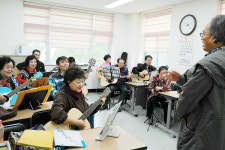영동군노인복지관 노인들에 인기짱