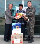 공군 19전비, 부대 인근 40여개 마을 경로당 위문품 전달