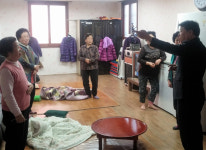 청양읍장 첫 행보 경로당 방문