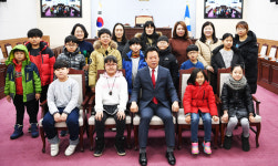 글마루작은도서관 이용학생 청주시의회 견학