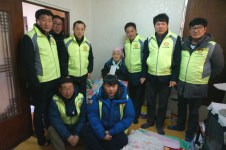 청주무심로타리클럽 독거노인 위문품 전달