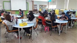 아침마다 전교생이 다함께 책 속으로 풍덩!