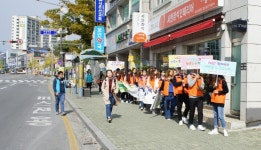 제천시민회관 광장에서 건강체험 하세요.