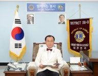 화제의 인물 / 봉사는 함께하는 것…소외되고 어두운곳 보듬고 싶어