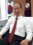 예산군의회 이승구 의장, 시집 덕봉산 도라지꽃 출간