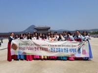홍성여고 국제교육동아리 18명, 경복궁서 한복 캠페인 눈길