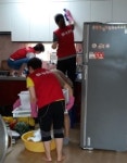 영동 샘표나눔봉사단 경로당 대청소 실시