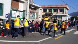 금산 남이적십자봉사회, 마스크 구매 행렬 음료 봉사