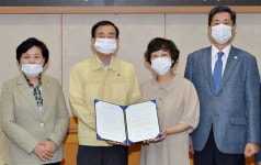 충주시‧신일제약(주), 투자협약…100여 명 신규 채용