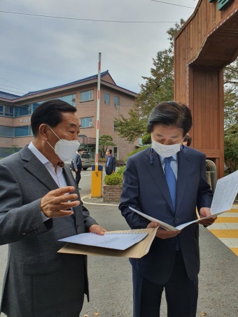 박문희 도의장, 용담댐 방류피해 현장 찾은 환노위에 현안 건의
