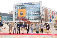 충주 남한강초, 호암택지지구에 새둥지