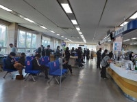 청주차량등록사업소 업무 과중…7777번호판 얻으려 전국에서 방문하기도