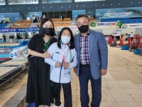 청주남성중 김현지 수영 메달 3개