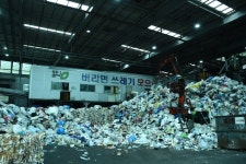 명절마다 반복되는 청주 쓰레기 문제…추석에만 재활용품 쓰레기 140t