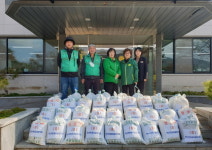 영동군 학산면 새마을협, 관내 경로당 햅쌀 전달