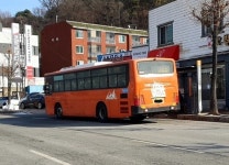 시내버스 '개문발차' 80대 여성 추락사