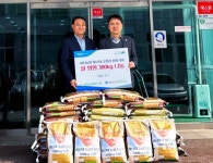 사진기사/ 박근수 제천농협 조합장, 이웃돕기 백미(380kg) 기탁