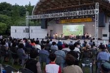 함께해요 아산+천안 행사 성료..신정호 야외음악당