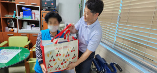 제천시 청전동 지역사회보장협의체, 특화사업 독거세대 부식꾸러미 지원