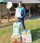 영동우체국 한우송 집배원  정(情) 전달  교통사고 당한 독거노인 찾아 생필품 전달