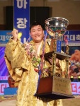 김진, 이재광 누르고 6년만에 천하장사 등극