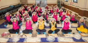 증평자원봉사종합센터, 설맞이 사랑의 떡 썰기…지역 취약 계층에 전달