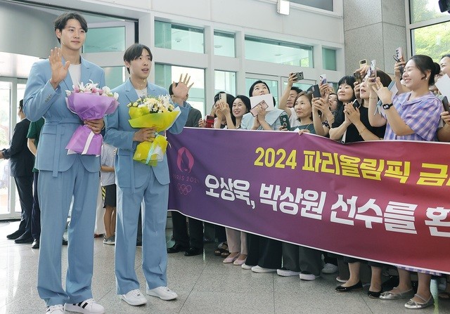 펜싱 선수 오상욱, 나 혼자 산다로 공개된 일상 속 금의환향나열