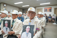 청주시재향군인회, 6.25 참전용사 영웅사진 전달식