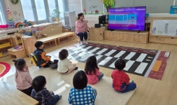 당산초등학교병설유치원, 안전하게 길을 건너요!!