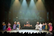 콩쥐팥쥐 무용극에 다같이 얼쑤