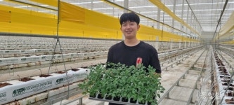 강소농을 꿈꾼다 / 5000평 규모 스마트팜에서 정직한 농사, 정직한 삶을 일구다