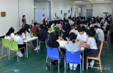 손으로 빚고 마음으로 이어가는 공예