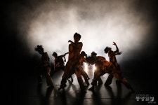 메타버스로 즐기는 세계 민속무용