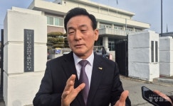 백성현 논산시장 '명절 선물 제공' 법정공방 예고