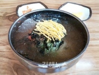 살얼음 육수에 빠진 국수 면발 … 온몸 휘도는 냉기