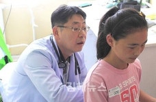 의료혜택 받기 힘든 환자 몰려 매일 인산인해