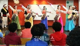 사물놀이·한국무용에 어르신들 어깨가 들썩들썩