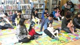 세살 버릇 책읽는 습관 아빠가 길러주세요