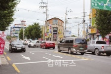반사경만 보고 좌회전 … 여래로 진입 위험천만