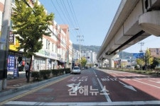 주변 공장에 필요한 상가만 생겨