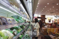 먹거리 매장 넘어 지역 사랑방 역할 할 터